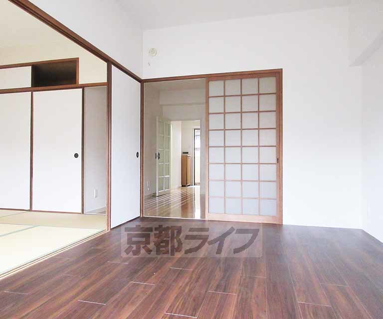 居室・リビング　開放感のある室内です！
