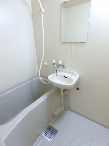 バス・シャワールーム　詳細は、RISUMO江坂本店→06-6155-7137まで♪