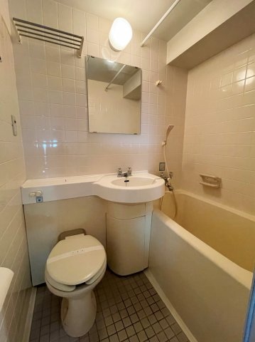 バス・シャワールーム　※別部屋参考写真