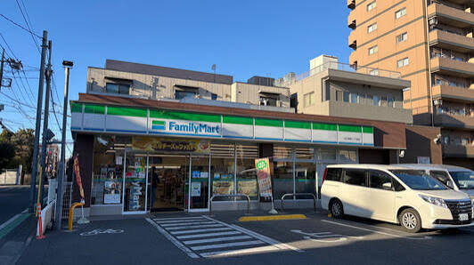コンビニ　ファミリーマート川口幸町二丁目店（コンビニ）まで296m