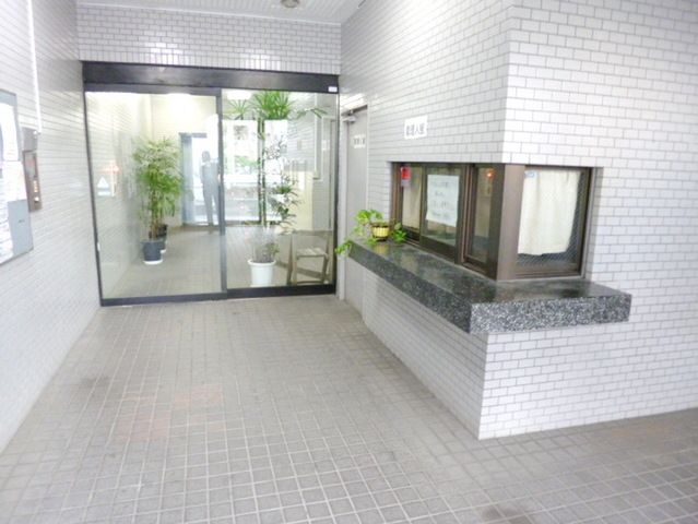 エントランス　★お部屋探しは株式会社タウンハウジング東京まで★
