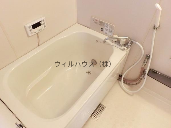 バス・シャワールーム　キレイにリフォームされています！