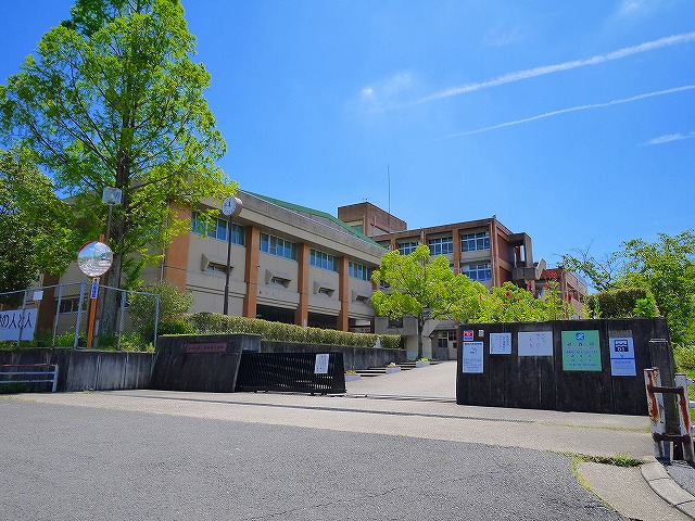 中学校　大和郡山市立郡山東中学校（中学校）まで2761m