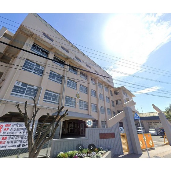 中学校　福岡市立野間中学校（中学校）まで590m