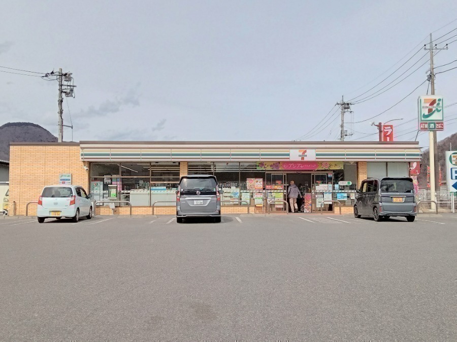 コンビニ　セブンイレブン身延下山店（コンビニ）まで888m
