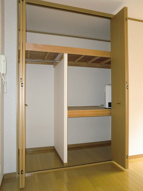 収納　別部屋参考写真。収納たっぷり。
