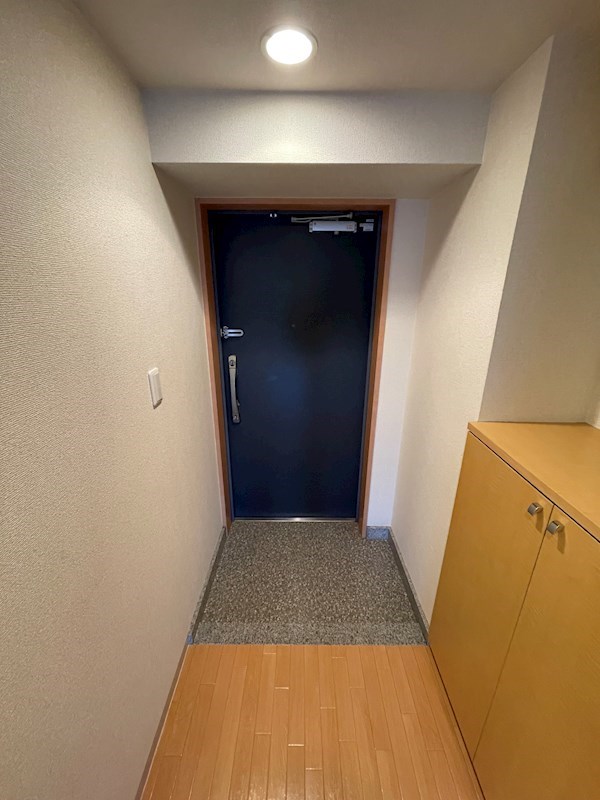 玄関　別部屋のお写真です。ご参考までに！