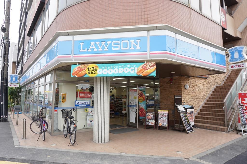 コンビニ　ローソン 足立六町駅前店（コンビニ）まで357m