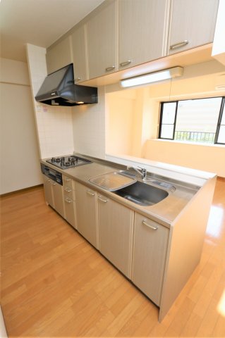 キッチン　参考写真（同物件別部屋）