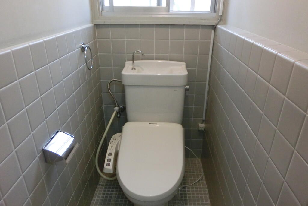 北佐古一戸建のトイレ写真