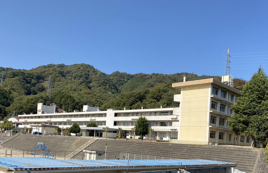 コンビニ　セブンイレブン安芸中野3丁目店（コンビニ）まで817m