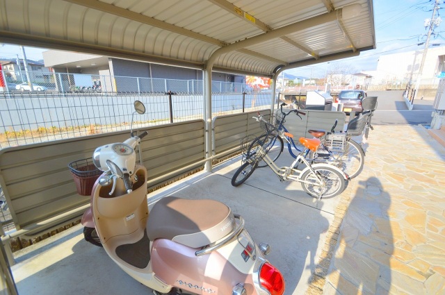 コンビニ　ローソン熊野中溝三丁目店（コンビニ）まで271m