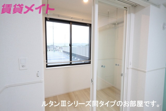 バルコニー　同物件別部屋の写真