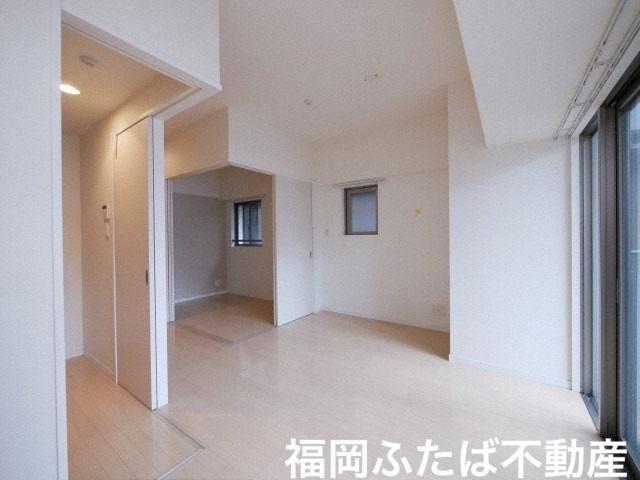 リアンシエルブルー東比恵IIの居間写真