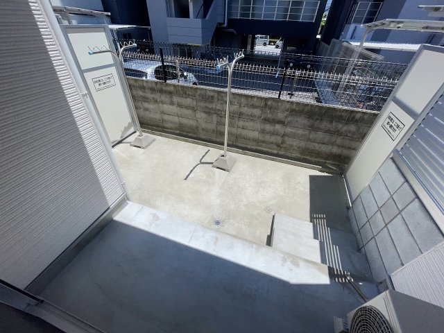 バルコニー　この写真は別のお部屋のものです