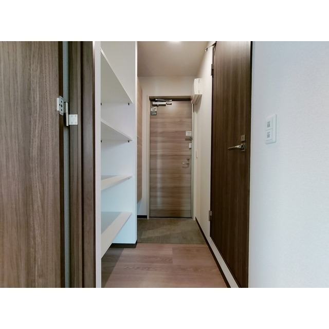 玄関　※同タイプのお部屋の写真です