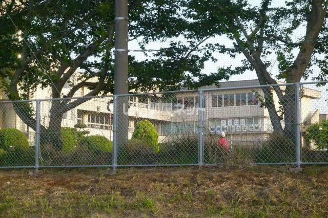 中学校　龍ケ崎市立長山中学校（中学校）まで1154m