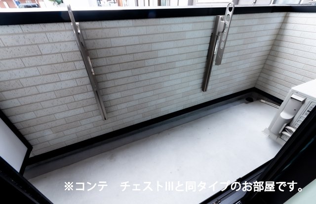 バルコニー　外からの目が気にならないバルコニーで洗濯物が干せます