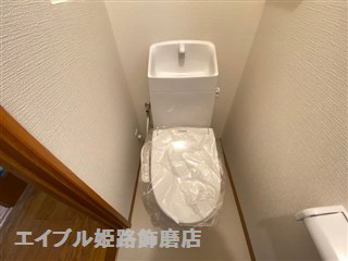 三木貸家のトイレ写真