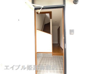 三木貸家の玄関写真