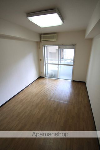 ニューハイム早稲田の居間写真