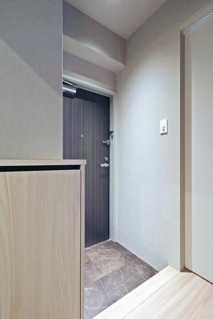 ZONNA神戸磯上通の玄関写真