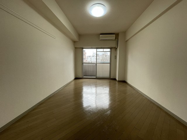 ADORERの居間写真