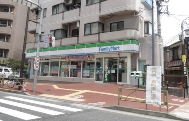 コンビニ　ファミリーマート滝野川五丁目店（コンビニ）まで76m