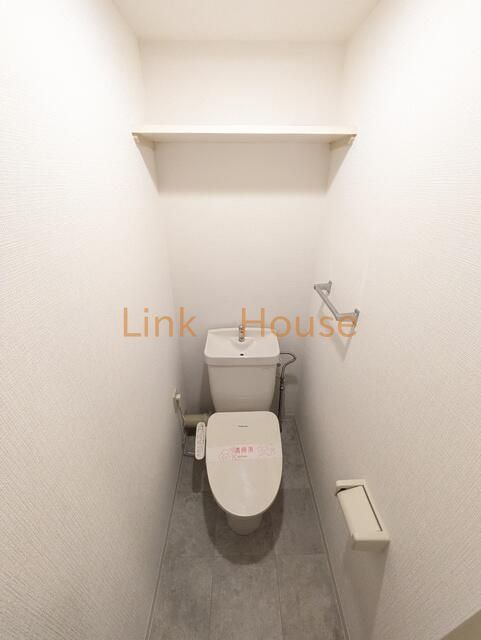 東京メトロ東西線 葛西駅 徒歩14分 4階建 築30年のトイレ写真