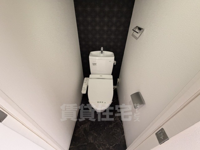 阪急宝塚線 三国駅 徒歩11分 15階建 築10年のトイレ写真
