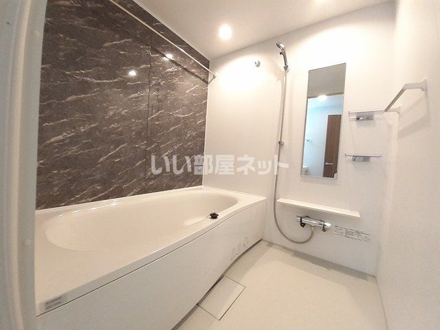 アイリス・K IIIの風呂写真