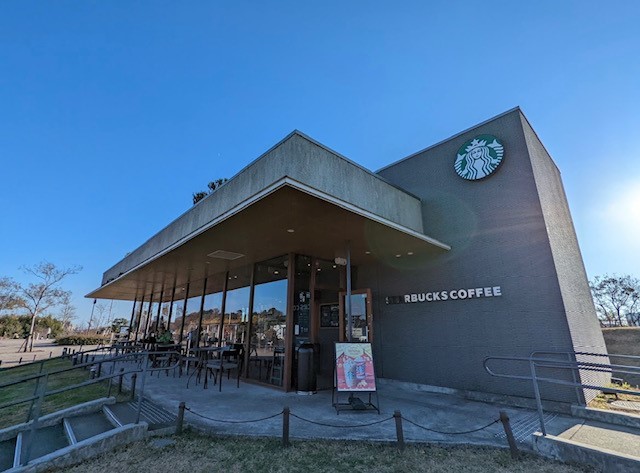 飲食店　スターバックスコーヒー　二子玉川公園店（飲食店）まで492m