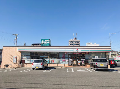 コンビニ　セブンイレブン 東海市加木屋町1丁目店（コンビニ）まで354m