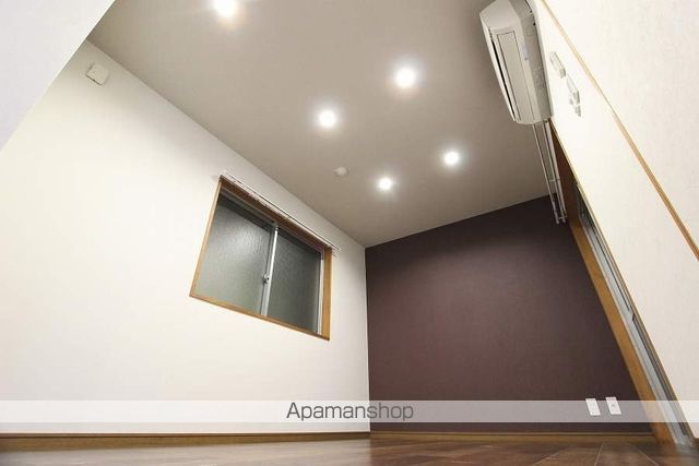 ハイツルネッサ楠の居間写真