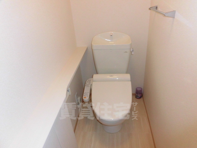阪急京都線 高槻市駅 徒歩21分 2階建 築13年のトイレ写真