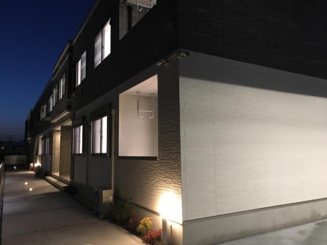 建物外観　外観写真（夜）