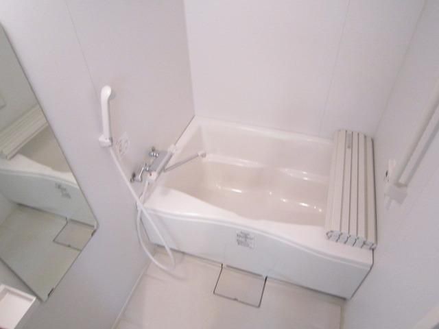 バス・シャワールーム　浴室乾燥きつきバス