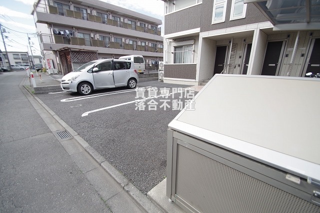 駐車場　敷地内駐車場完備