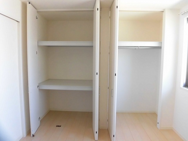 収納　北側洋室の収納