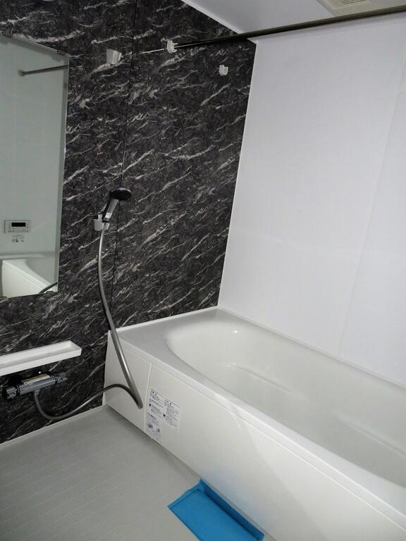 バス・シャワールーム　追い焚き、浴室乾燥付き☆