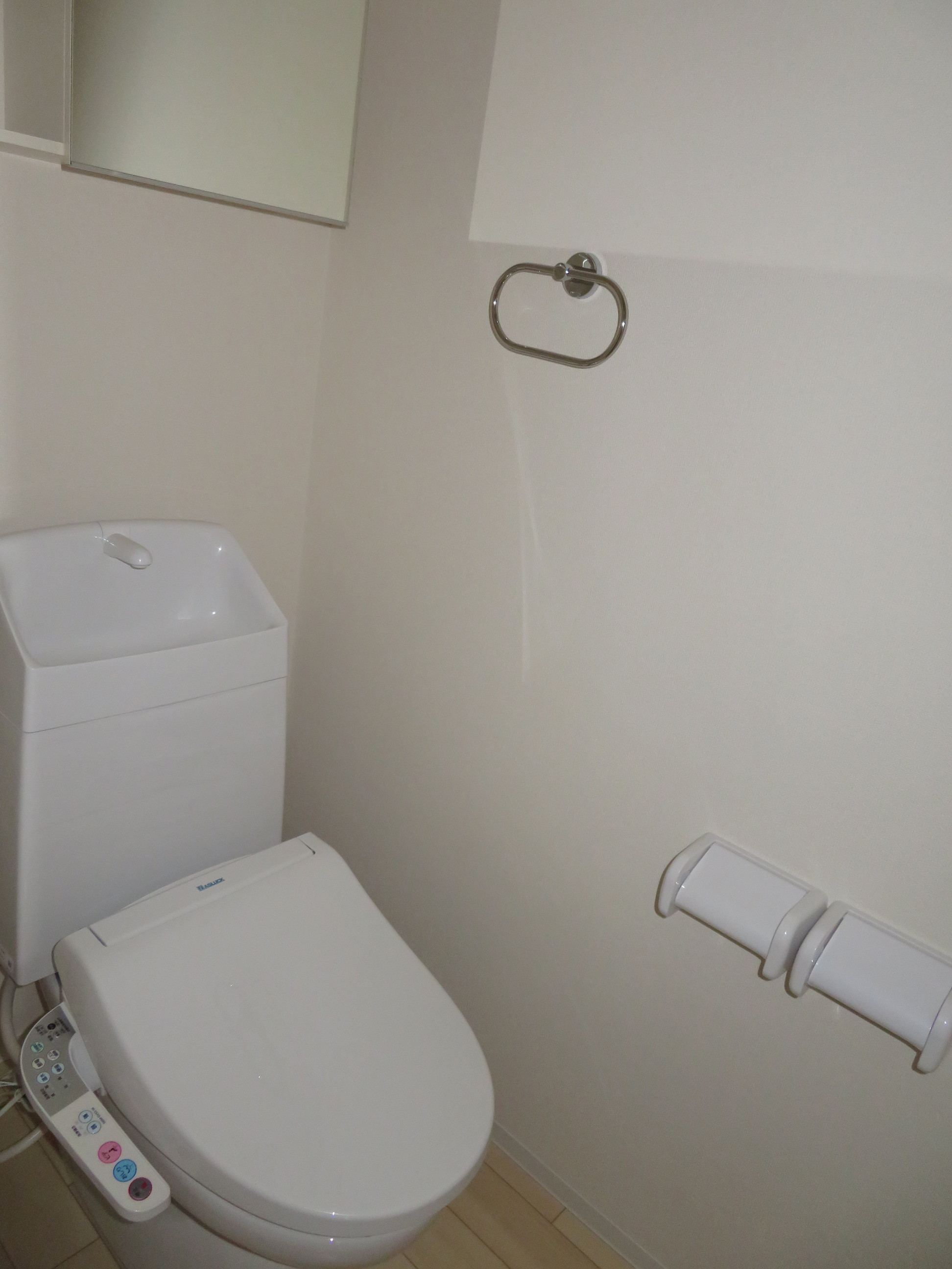 トイレ　ウォシュレット付きトイレ