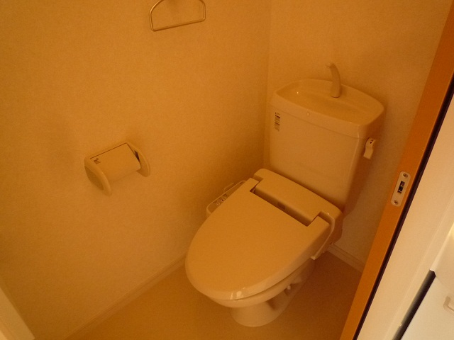 東急東横線 元住吉駅 徒歩9分 2階建 築16年のトイレ写真