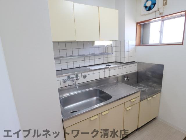 【静岡市清水区三保のマンションのキッチン】