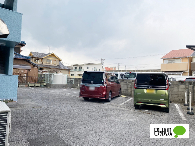 【名古屋市南区中割町のマンションの駐車場】