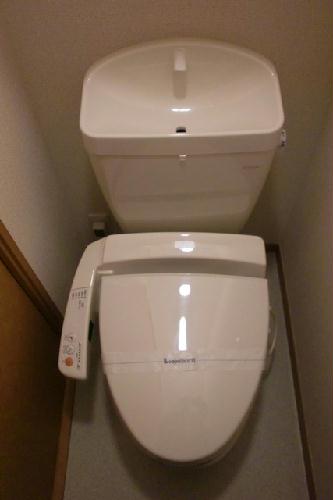 トイレ　ウォシュレット機能付です