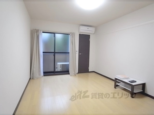 居室・リビング　きれいなお部屋です