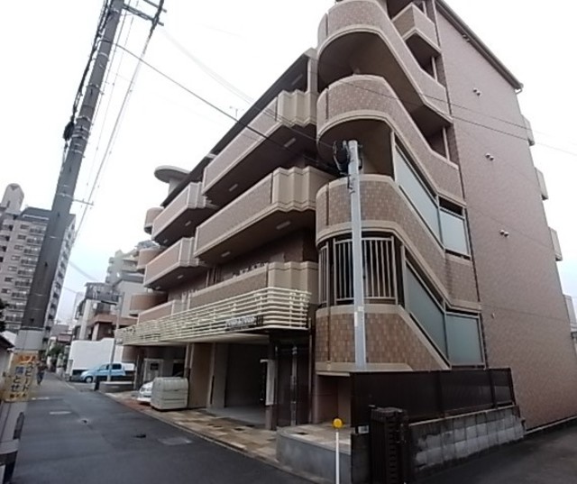 明石市鍛治屋町のマンションの建物外観