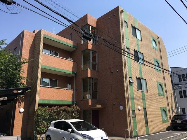 豊島区駒込のマンションの建物外観