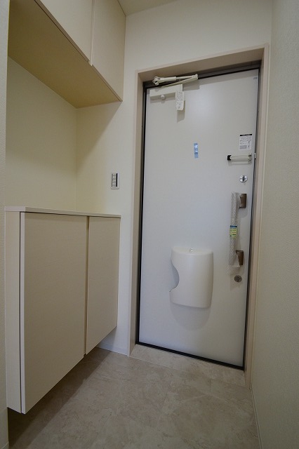 玄関　お問合せはシティホーム海田センター　082-821-2227