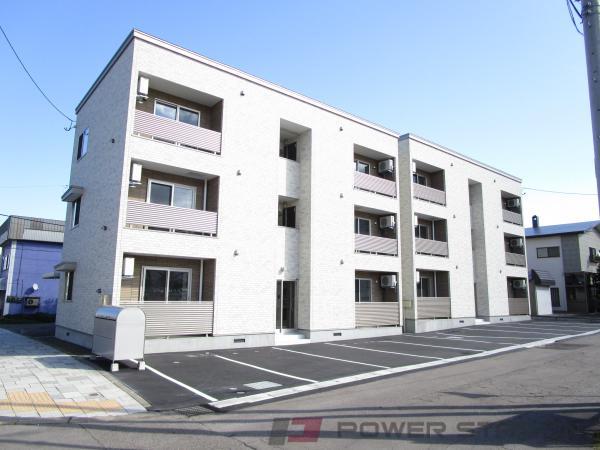 小樽市新光のアパートの建物外観